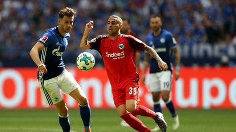 Omar Mascarell (r.) spielt ab sofort im Trikot von Schalke 04