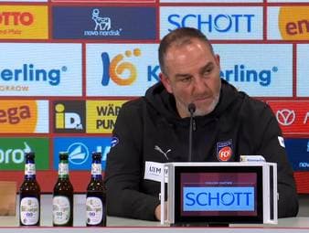 Nach der Niederlage im Abstiegskrimi bei Mainz ist Frank Schmidt bedient. Der Heidenheim-Trainer macht aus seiner Stimmung keinen Hehl.