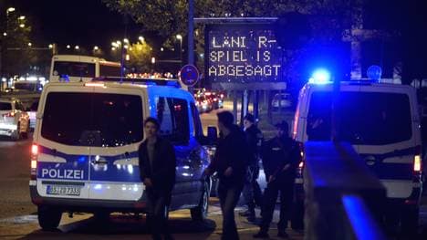 Eine Anzeige in Hannover mit dem Hinweis auf die Länderspiel-Absage