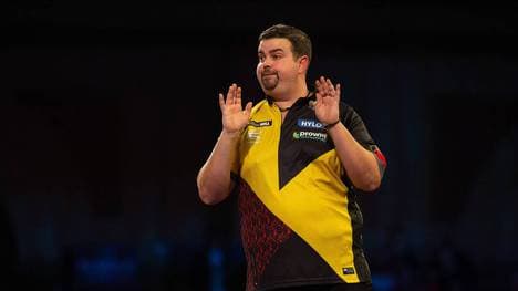 Gabriel Clemens trifft bei der Darts-WM auf Jonny Clayton