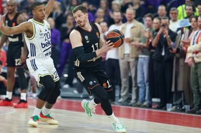 Bayern beschenkt Fans zum Abschluss