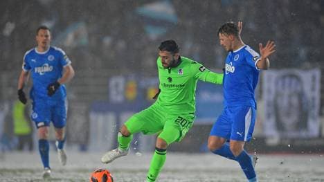 Efkan Bekiroglu (l.) holte mit dem TSV 1860 München einen Punkt im ersten Spiel nach der Winterpause