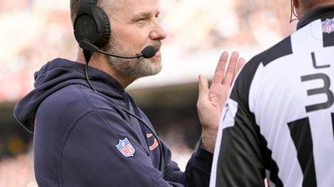 Chicago Bears head coach Matt Eberflus during a game against the Green Bay Packers at Soldier Field in Chicago on Sunday, November 17, 2024Packers defeated the Bears 20-19. PUBLICATIONxINxGERxSUIxAUTxHUNxONLY CHI20241117126 MARKxBLACK