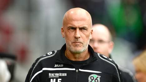 Michael Frontzeck liegt mit Hannover auf dem 18. Tabellenplatz