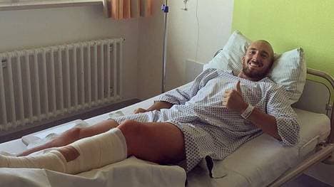 Luca Caldirola von Werder Bremen verletzte sich gegen den FC Augsburg schwer