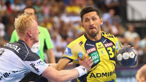 Rhein-Neckar Loewen v THW Kiel  - Pixum Super Cup 2017