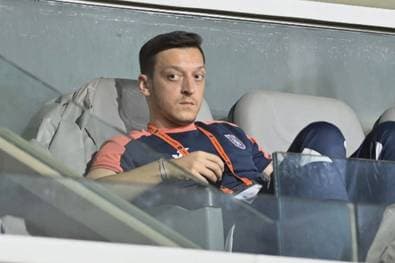Özil-Debüt bei Istanbul Basaksehir endet bitter