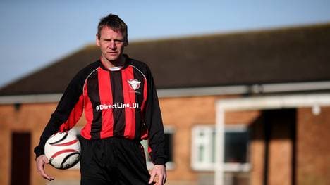Stuart Pearce kickt nun in der 13. englischen Liga