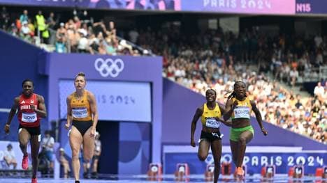 Vollgas: Gina Lückenkemper (2.v.l.) in Paris