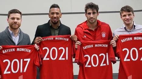 Xabi Alonso, Jerome Boateng, Javi Martinez und Thomas Müller (v.l.) bleiben beim FCB
