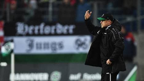 Hannover 96 v FC Augsburg - Bundesliga