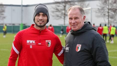 Augsburgs Geschäftsführer Stefan Reuter (r.) traut Ricardo Pepi mittelfristig eine Menge zu