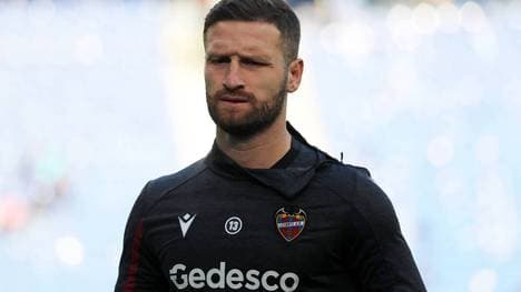 Shkodran Mustafi wird ausgeraubt