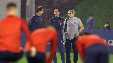 Der Vertrag von Unai Emery (M.) bei Paris Saint-Germain läuft im Sommer aus