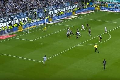 Er hat die Relegation auf dem Fuß - und dann das!