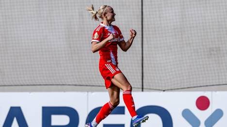 Die Bayern hoffen im Duell gegen Barca auf Tore von Superstar Pernille Harder! 