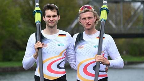 Ticket nach Paris für Julius Christ and Sönke Kruse (r.)