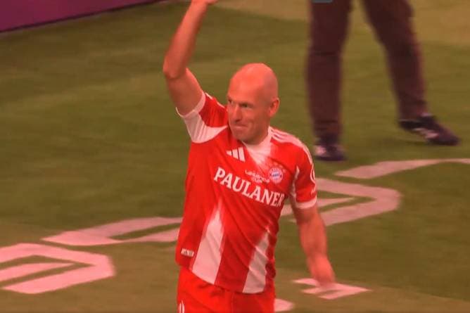 Robben ist da! Spektakuläre Bayern-Rückkehr beim Legends-Cup