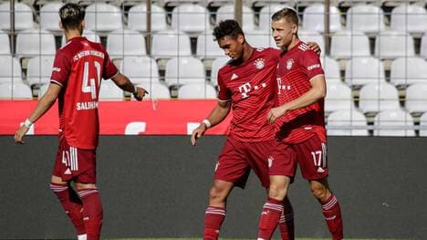 Gabriel Vidovic (r.) traf für den FC Bayern II zum 3:0