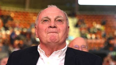 Uli Hoeneß hat von der DFL einen Ehrenpreis verliehen bekommen