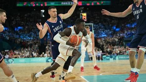 Dennis Schröder (M.) in Aktion