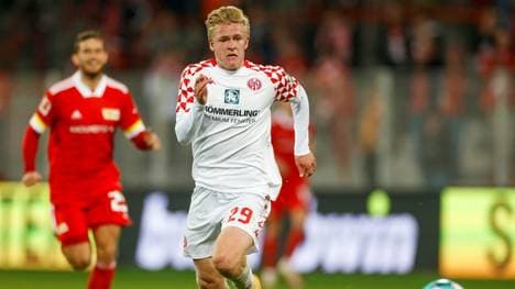 Jonathan Burkardt bleibt Mainzer