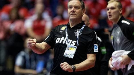Bundestrainer Alfred Gislason bleibt dem DHB treu