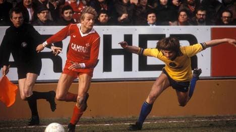 Hannes Bongartz (li., Lautern) bringt Hasse Borg (Braunschweig) aus dem Gleichgewicht