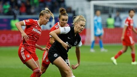 Laura Freigang (r.) fehlt der Eintracht vorerst