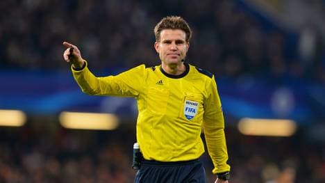 Felix Brych pfeift England gegen Wales