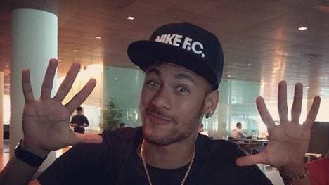So viele Fans folgen Neymar auf Instagram - der Brasilianer ist hocherfreut.
