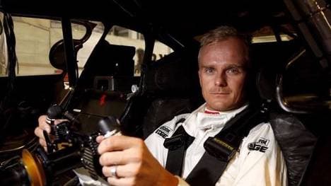 Heikki Kovalainen am Steuer des Lexus LC500 bei Testfahrten in Hockenheim