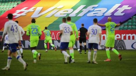 Fußball-Fans zufrieden mit Einsatz gegen Rassismus