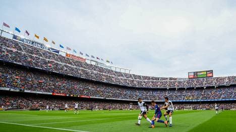 Barcelona v Valencia - La Liga