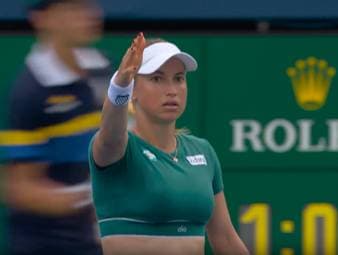 Belinda Bencic sorgt bei den US Open mit einer Frustaktion für Aufsehen. Nach einem Ball ins Publikum kommt es zum Eklat - ihre Gegnerin Julia Putinzewa fordert sogar die Disqualifikation.