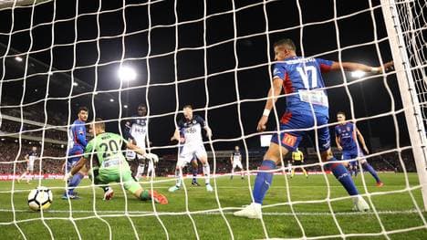 Durch dieses Tor, das nicht hätte zählen dürfen, wurde die australische Meisterschaft entschieden