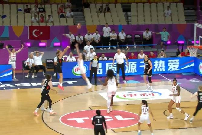 Perfekt aus der Distanz: DBB-Star überragt