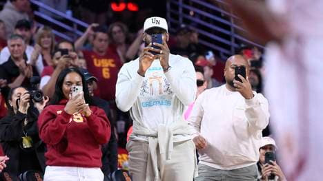 LeBron James ist beim USC-Debüt seines Sohns Bronny dabei