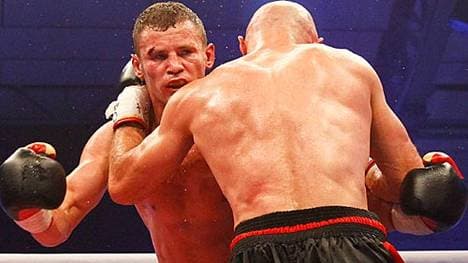 Robert Stieglitz (l.) feierte seinen 47. Sieg im 51. Profikampf