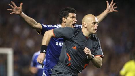 Michael Ballack rastete 2009 gegen Schiedsrichter Tom Henning Övrebö aus 