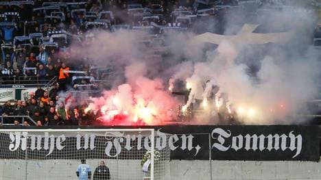 Im Stadion in Chemnitz wurde eines verstorbenen Neonazis gedacht