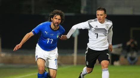 Damiano Tommasi (li., hier bei einem Legendenspiel mit Piotr Trochowski) ist inzwischen Politiker