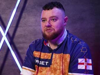 Josh Rock galt schon immer als großes Talent, nun lässt er endlich auch Ergebnisse folgen. Zu Premier-League-Diskussionen um seine Person hat er eine klare Meinung.