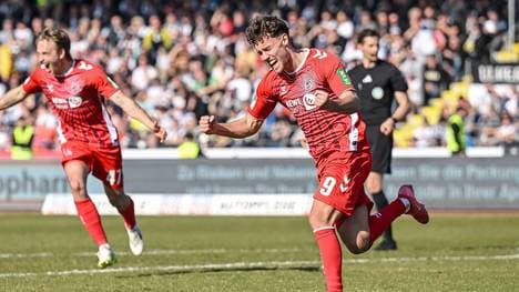 Luca Waldschmidt (rechts) trägt das Trikot des 1. FC Köln