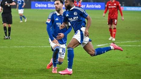 Kenan Karaman und Moussa Sylla (beide Schalke 04)