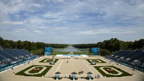 Medaille für die deutsche Dressur-Equipe