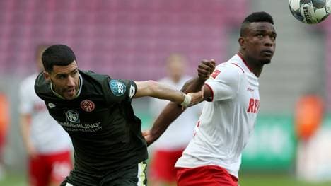 Aarón Martín (l.) wird von Mainz 05 nach Spanien ausgeliehen 