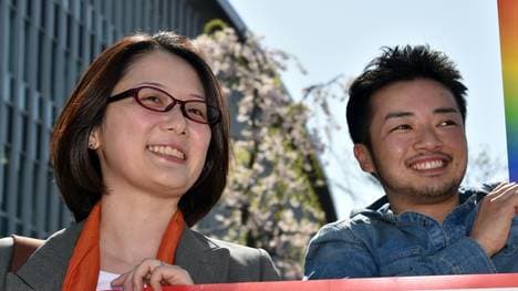 Teil des japanischen Olympischen Komitees: Sugiyama (r.)