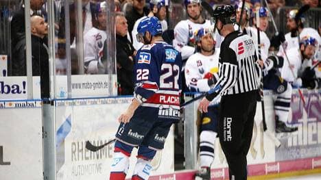 Matthias Plachta kassierte eine Spieldauer-Disziplinarstrafe