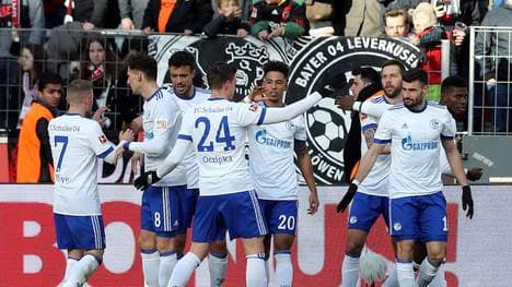 Guido Burgstaller (2.v.r.) beendete gegen Leverkusen seine 523-minütige Torflaute